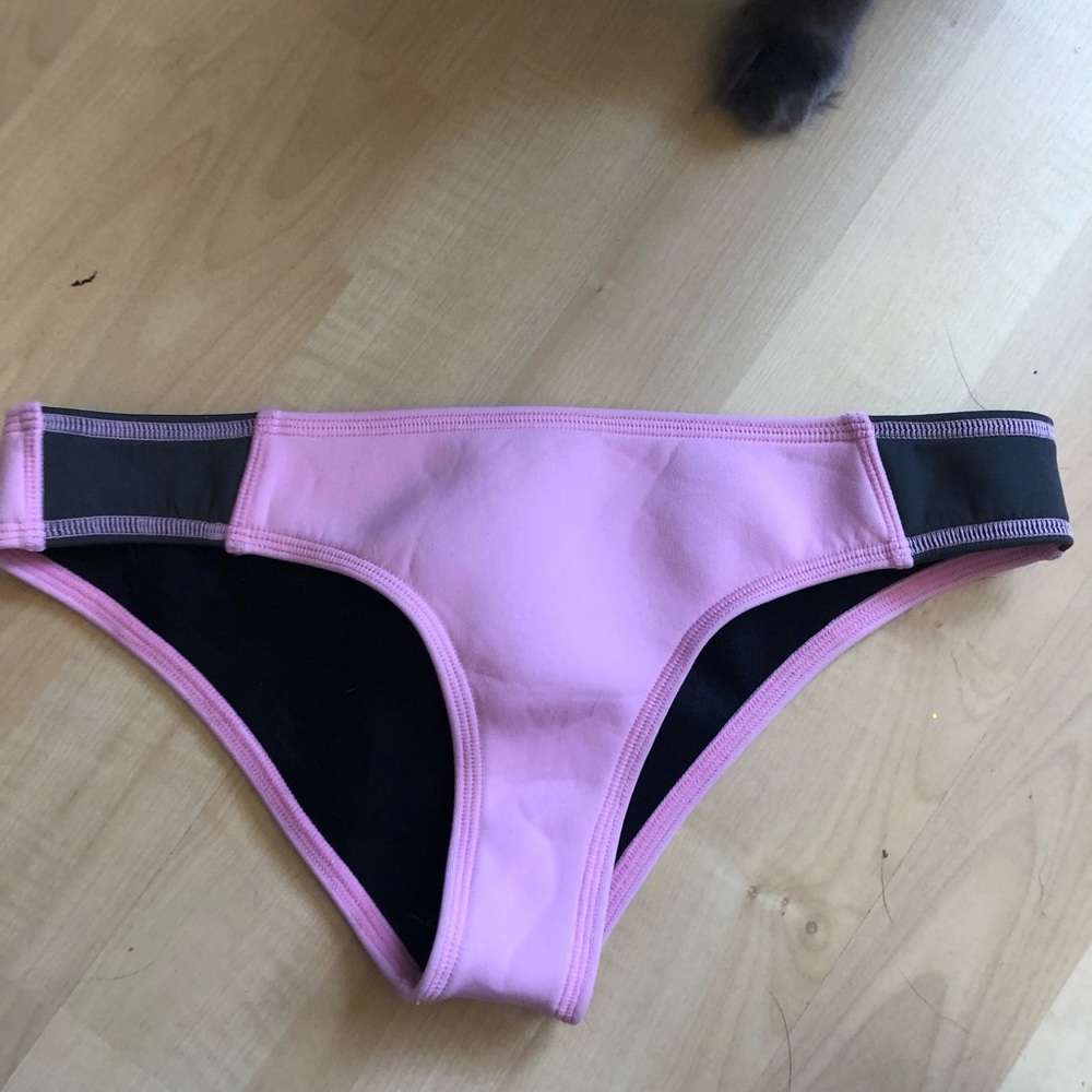 Rip curl swimsuit bottom, light pink, wet suit
